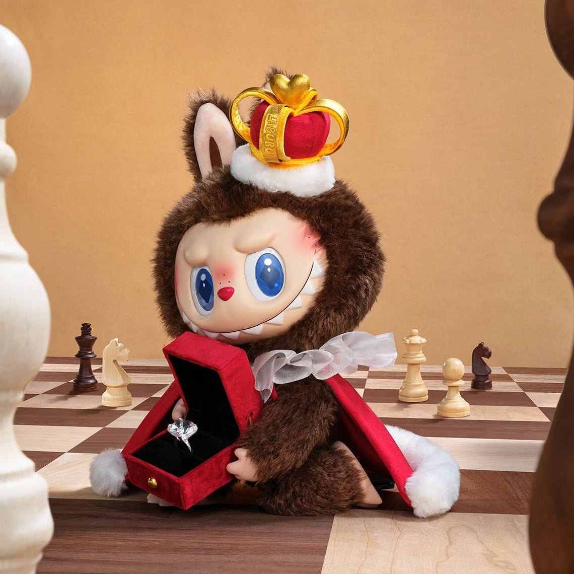 POP MART LABUBU THE MONSTERS LET’S CHECKMATE SERİSİ PELUŞ BEBEK - Termos Türkiye -